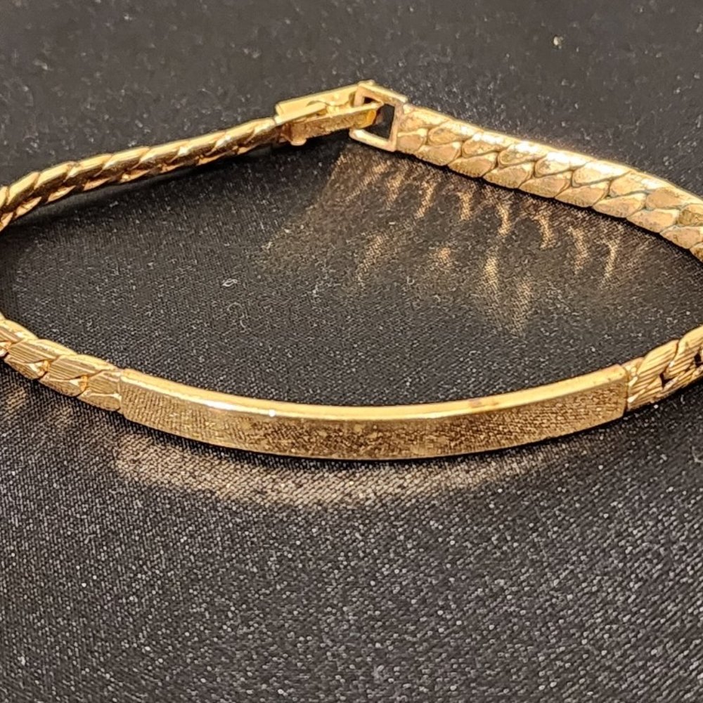 Vintage Avon Gold Tone Metal Chain Bracelet